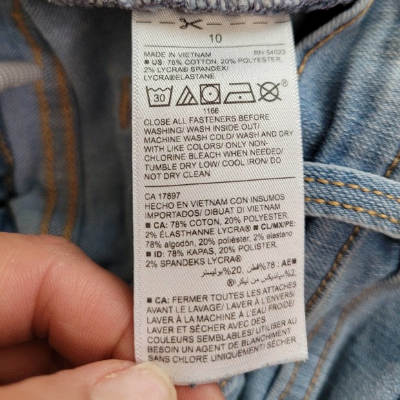 Old Navy Girls Light Wash Jean Shorts - Picture 5 of 5